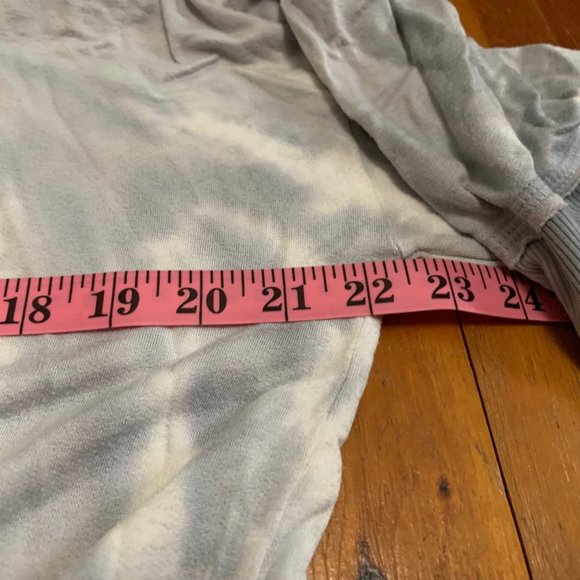 NWT Red Haute Tie Dye Slouchy Crew Neck Twist Tie Top, Size XL - Picture 13 of 13